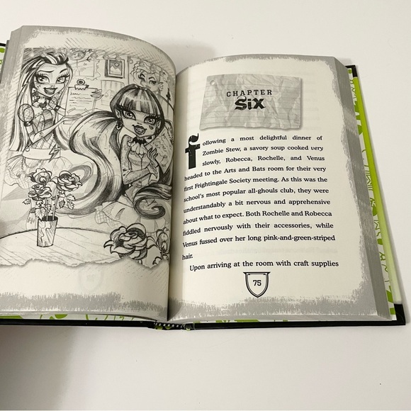 Monster High Book Ghoulfriends Just Want to Have Fun Book - Picture 12 of 15